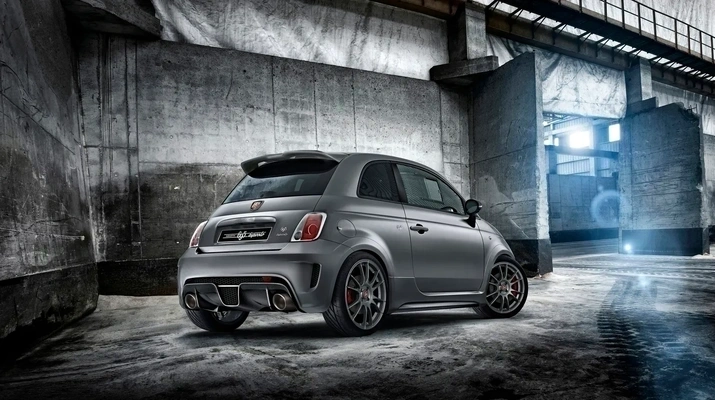 Imagine model: Abarth 695 (312) (2014 - P)