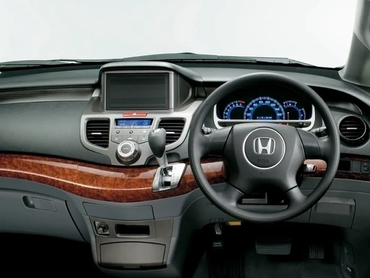 Imagine model: Honda Odyssey 3 (RB_) (2003 - 2008)