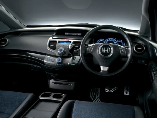 Imagine model: Honda Odyssey 3 (RB_) (2003 - 2008)