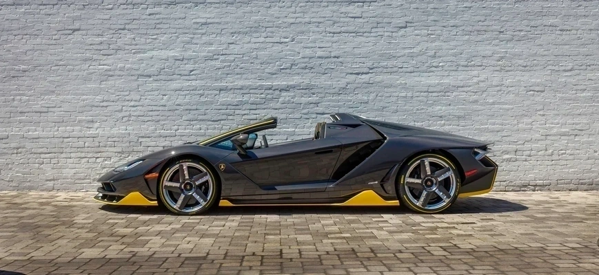 Imagine model: Lamborghini Centenario Roadster (2016 - 2018)