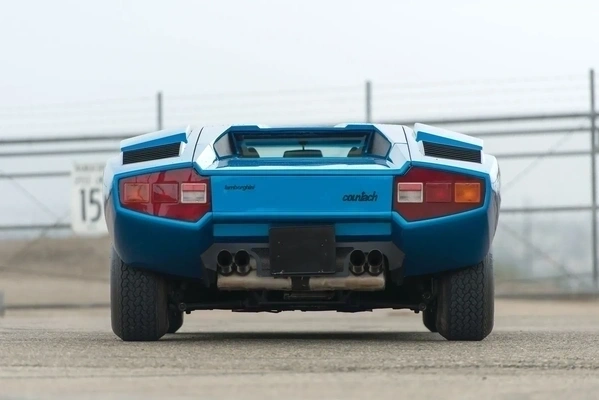 Imagine model: Lamborghini Countach 1 (1974 - 1991)
