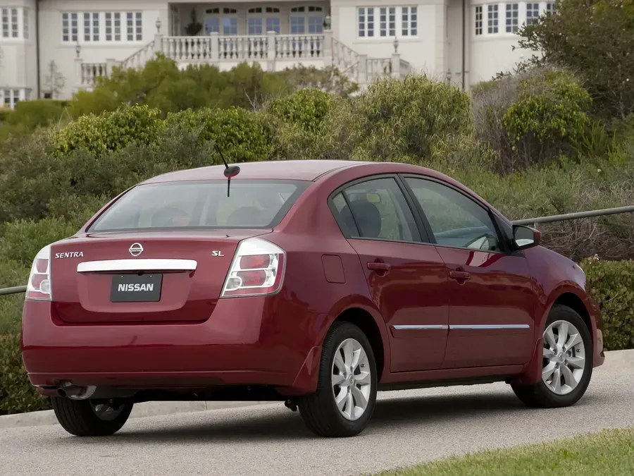 Imagine model: Nissan Sentra 6 (B16) facelift (2010 - 2013)