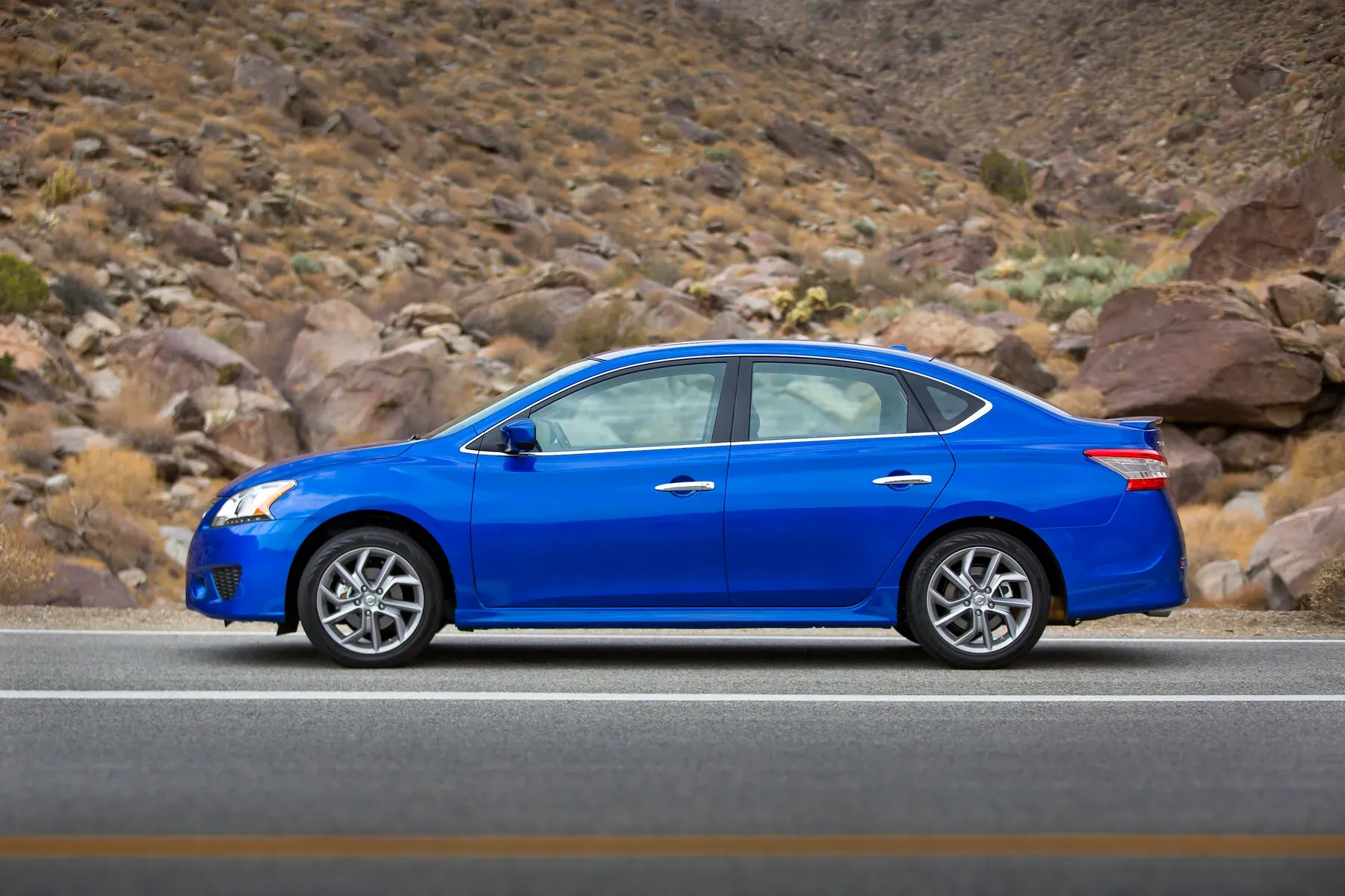 Imagine model: Nissan Sentra 7 (B17) (2012 - 2016)