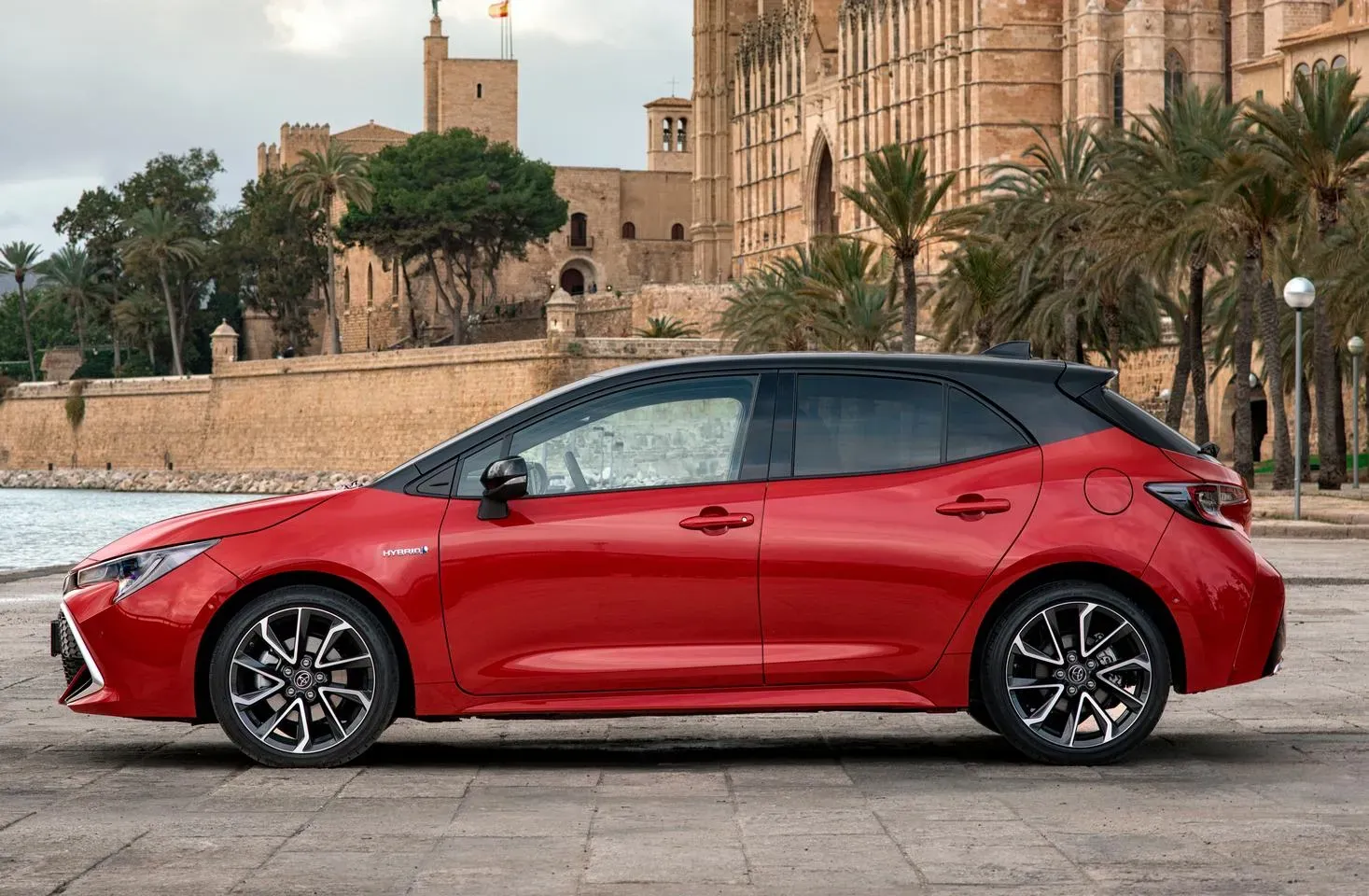 Imagine model: Toyota Corolla 12 Hatchback 5 usi (E21 EA1 EH1) (2018 - 2022)