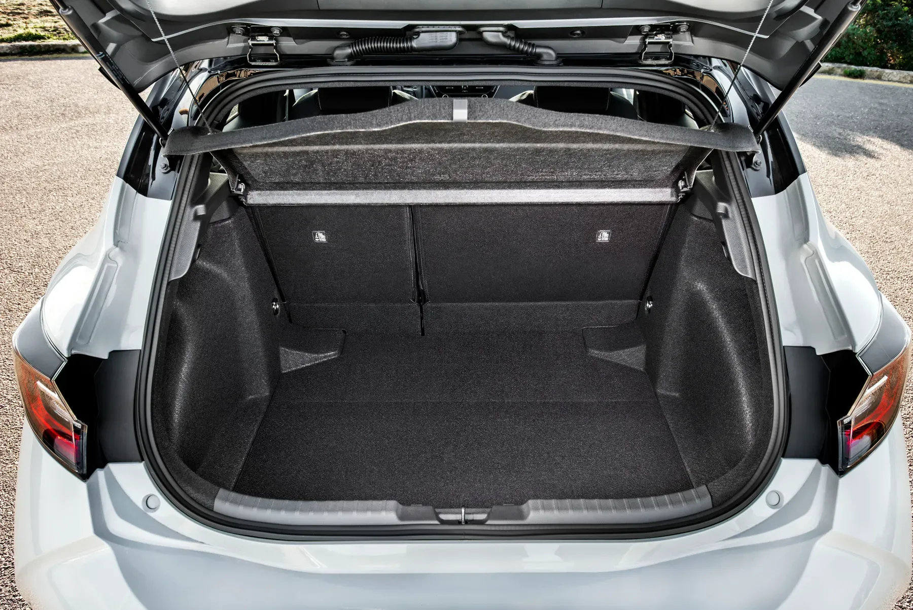 Imagine model: Toyota Corolla 12 Hatchback 5 usi (E21 EA1 EH1) (2018 - 2022)