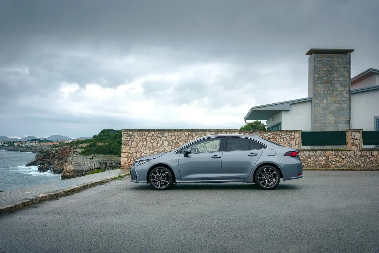 Imagine model: Toyota Corolla 12 Sedan (E21) (2019 - 2022)